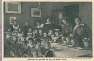 Essenszeit in einem Berliner Kinderhort