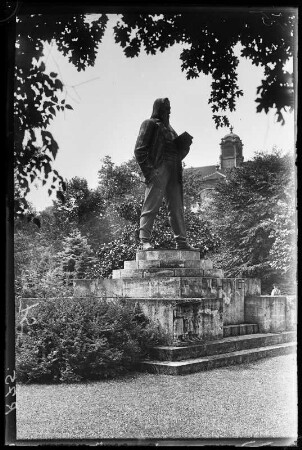 Österreich, Linz. Denkmal für Frank Stelzhamer