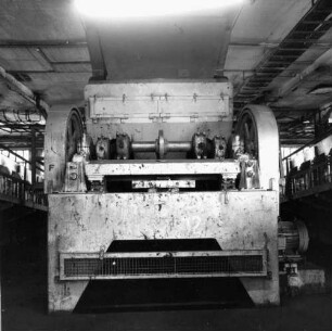 VE Braunkohlenkombinat Senftenberg, Brikettfabrik Sonne (I 1952-1954, II 1961-1962). Abschnitt Bunker / Rohkohleaufbereitung, Antriebsseite eines Doppelschwingsiebes : Freienhufen. VE Braunkohlenkombinat Senftenberg, Brikettfabrik Sonne (I 1952-1954, II 1961-1962). Abschnitt Bunker / Rohkohleaufbereitung, Antriebsseite eines Doppelschwingsiebes