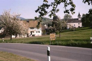 Zunzingen: Straße mit Ortsschild