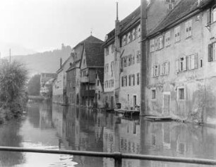 Häuser am Ufer des Neckar