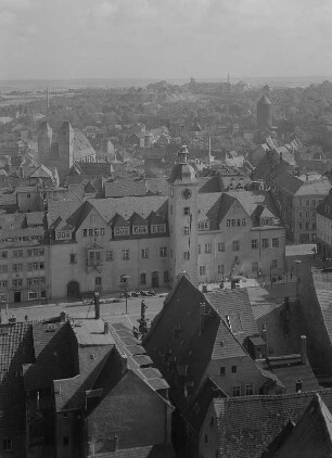 Freiberg. Blick vom Petriturm auf Obermarkt mit Rathaus und Stadt