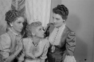 Szenenbilder aus der Operette "Der Opernball" von Richard Heuberger in einer Aufführung des Brandenburgischen Landestheaters in Potsdam