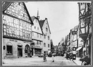 Am Marktplatz in Gmünden am Main : Gemünden. Wohn- und Geschäftshäuser, Marktplatz. Straßenansicht