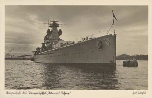 Bugansicht des Panzerschiffes "Admiral Scheer"