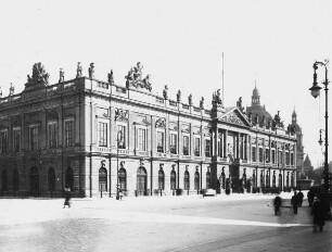 Berlin, Zeughaus. Entwurf von Francois Blondel. Martin Grünberg, Andreas Schlüter, Jean de Bodt