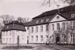 Stavenhagen, Schloss Stavenhagen genutzt als Fritz-Reuter-Mittelschule, Ansicht