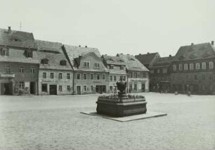 Bernstadt auf dem Eigen, Marktplatz mit Brunnen