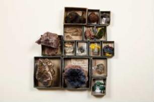 diverse Mineralien, Steine, Halbedelsteine, Versteinerungen etc.