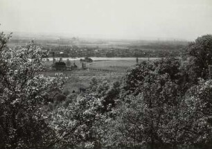 Dresden-Hosterwitz. Blick vom Elbhang nach Südwesten auf Elbtal und östliches Dresden