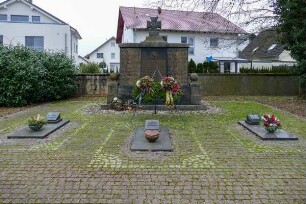 Gefallenendenkmal; Hungen, Holzbrückenweg