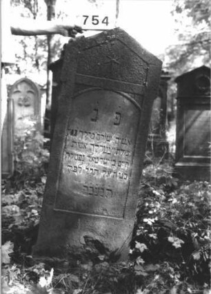 Grabstein 754