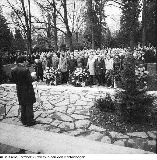 Johannisfriedhof Dresden, Einweihung einer Gedenkstätte für polnische und tschechische Staatsbürger, die in den Jahren des Faschismus in Deutschland (Dresden) ums Leben kamen