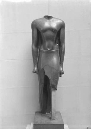 Fragment einer Statue