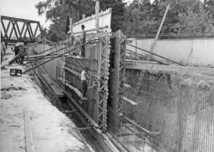 Bau der Kanalbrücke Rednitz und anderer Kanalüberführungen des Main-Donau-Kanals in der Haltung Kriegenbrunn