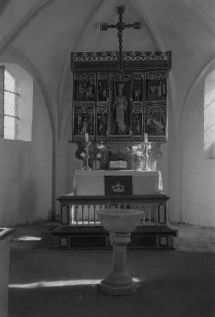 Middelhagen. Kirche St. Katharina, Inneres, Blick zum Altar