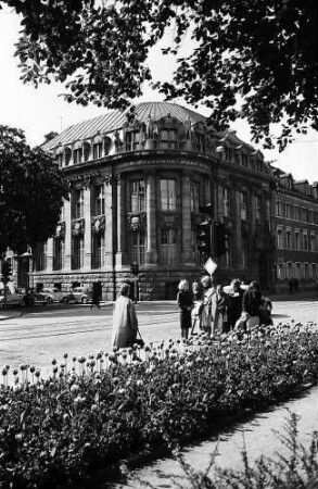 Freiburg i. Br.: Dresdner Bank in der Kaiser-Joseph-Straße