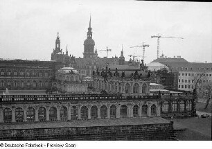 Dresden-Altstadt. Zwinger (1709-1728; M. D. Pöppelmann, B. Permoser)