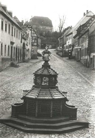 Koren- Sahlis. Töpferbrunnen