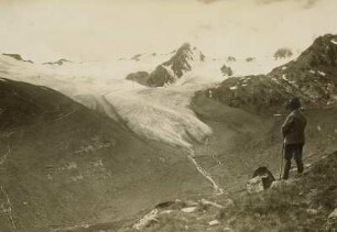 Österreich. Ötztaler Alpen. Kesselwandspitze. Ansicht vom Seufertweg mit Bergsteiger