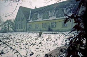 ehemaliges Gut Trenthorst-Wulmenau: Wulmenau: Zentrale: Schule: Teilansicht: Rückfront