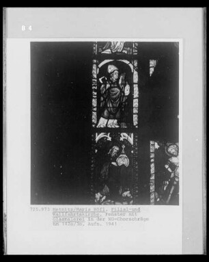 Fenster mit männlichen Heiligen