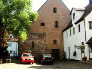 Hirsau-Kloster St Aurelius-Ansicht im Westen-ehemalige Romanische Basilika über Giebelseite-1584 profnaiert-Nord- und Südturm bis zum Erdgeschoß abgetragen und zum Speichergebäude umgebaut