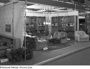 Sitzgruppe (Modell 4184) : Ausstellungskoje des VEB Möbelkombinat Zeulenroda-Triebes (ZEUTRIE) mit Sitzgruppe (Modell 4184)