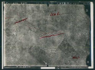 Foto gegnerischer Stellungen nördlich von Langemark (Luftbild)