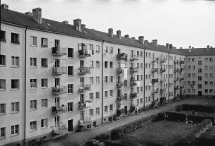 Freiburg: Wohnblock Hohenzollernstraße; Hofansicht