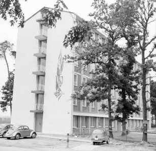Einweihung des Studentenwohnheims der Karlsruher Lebensversicherung in der Schneidemühler Straße (Hans-Freudenberg-Kolleg)