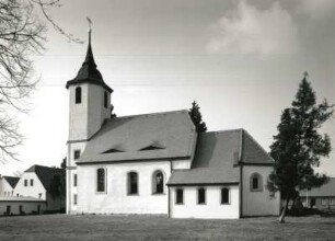 Taura (Kreis Torgau). Dorfkirche (1201/1300 begonnen, Turm 1740). Ansicht von Südosten