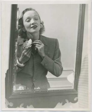 Marlene Dietrich (Chicago, Juni 1942) (Archivtitel)