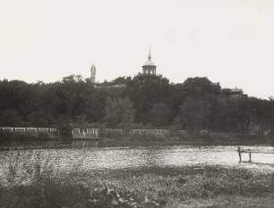 Halle (Saale), Bismarckdenkmal und Aussichtspavillon. Ansicht über die Saale