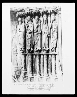 Portalanlage (Nordportal) — Marienportal — Gewändefigur Skulpturengruppe