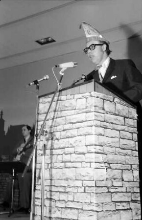 Freiburg: Kolpingsaal; Büttenrede Dr. Rudolf Schieler