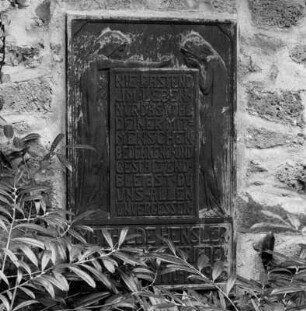 Hensler; Darmstadt, Alter Darmstädter Friedhof I Mauer 122