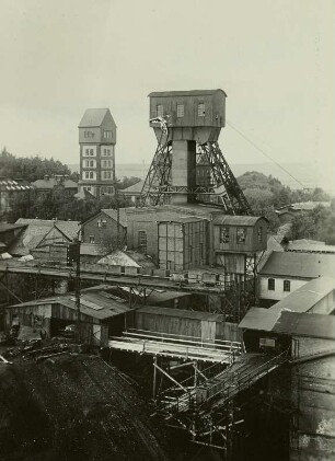 Oelsnitz (Erzgebirge), Gewerkschaft Deutschland, die beiden Fördertürme von Halde I