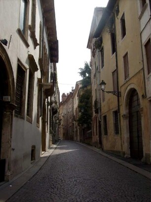Vicenza: Straßenzug nahe des Teatro Olimpico