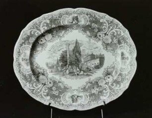 Ovale Platte : Ovale Platte. Gustavsberg (Schweden), 2. Hälfte 19. Jahrhundert. Steingut, blau bedruckt; Durchmesser 43 cm. Staatliche Kunstsammlungen Dresden (SKD), Kunstgewerbemuseum 41496