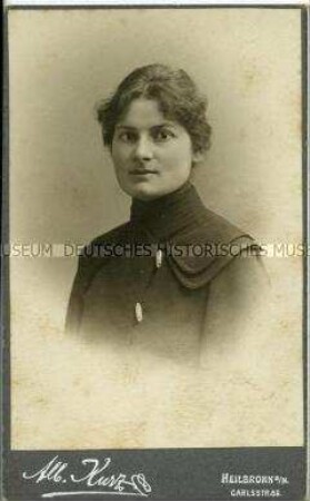 Porträt einer jungen Frau