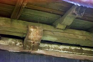 Gut Jersbek: Allee (3): Remise aus Fachwerk: Dachkonstruktion, Detailaufnahme: Rähm, Fußpfette, Sparren