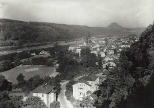 Stadtkern mit Stadtkirche St. Marien. Blick vom Personenaufzug über die Elbe gegen Lilienstein