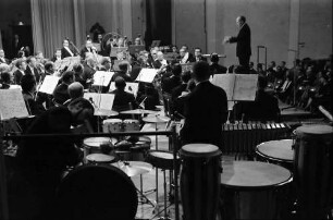 Donaueschingen: Donaueschinger Musiktage; Werner Heider Ensemble, "Konflikte für Schlagzeug und Orchester"