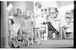 Kleinbildnegativ: Tribüne, 1974