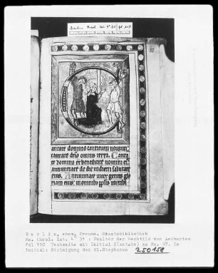 Psalter der Mechthild von Anhalt — Initiale C (antate), darin Steinigung des Stephanus, Folio 110recto