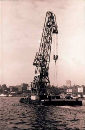 Hamburg: Schwimmkran