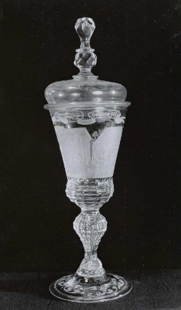 Deckelpokal mit Bergwerk- und Hüttendarstellung