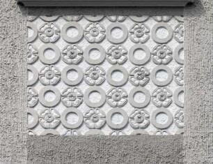 Ornament aus Blumen und Kreisen