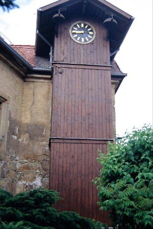 Glockenturm der Kirche